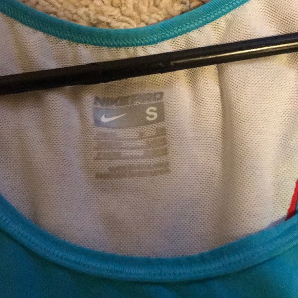 Dri-fit nike top - Picture 2 of 4